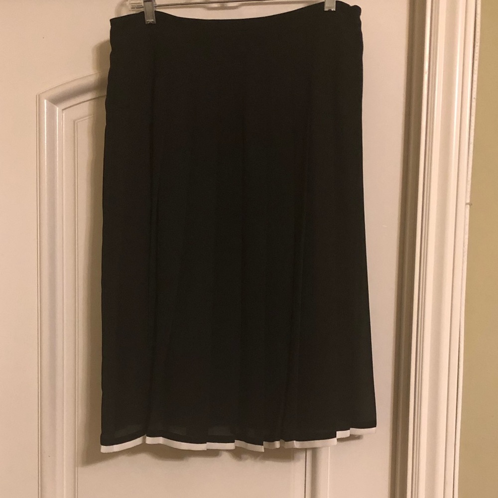 St John pleated skirt. Sz 10.